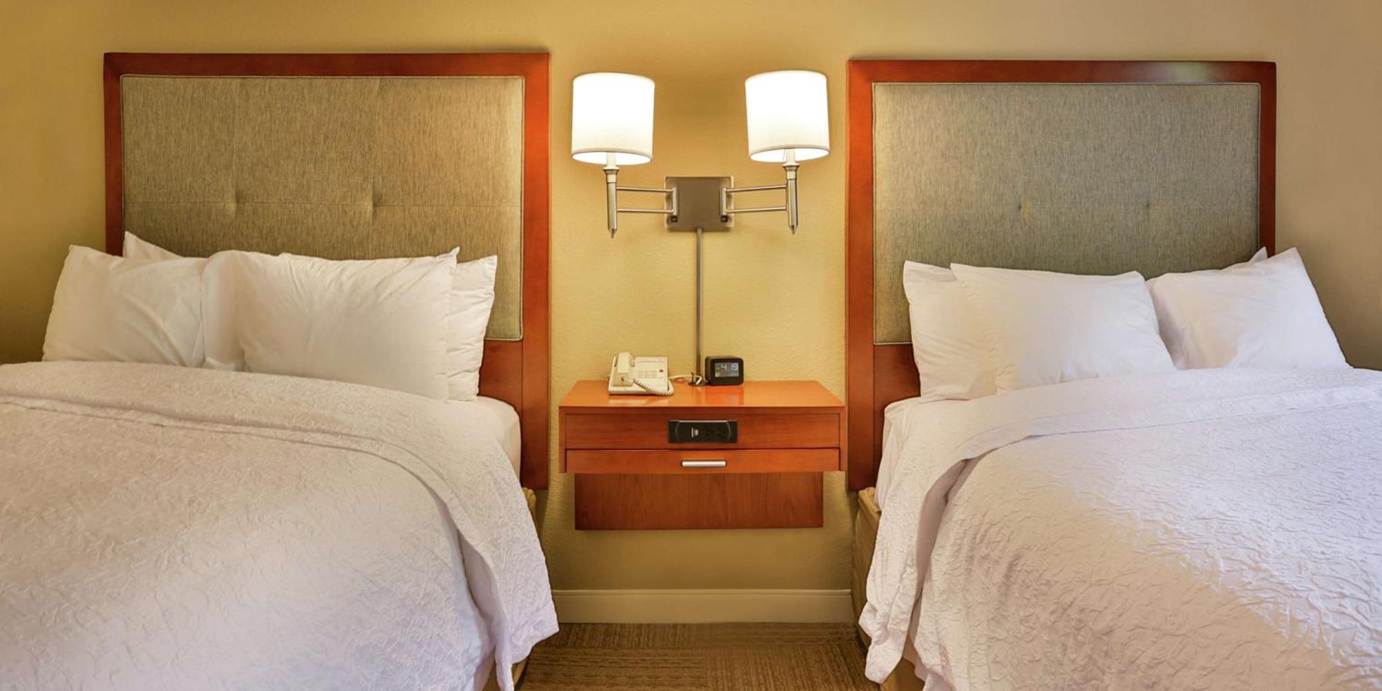 Hampton Inn Charleston-Daniel Island מראה חיצוני תמונה