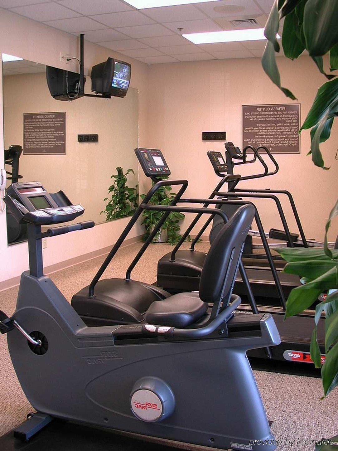 Hampton Inn Charleston-Daniel Island מתקנים תמונה