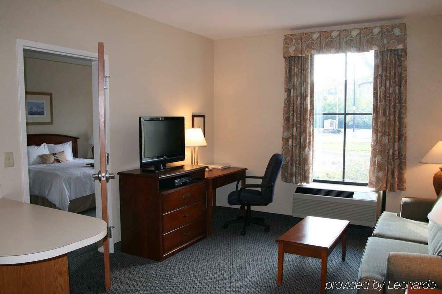 Hampton Inn Charleston-Daniel Island חדר תמונה